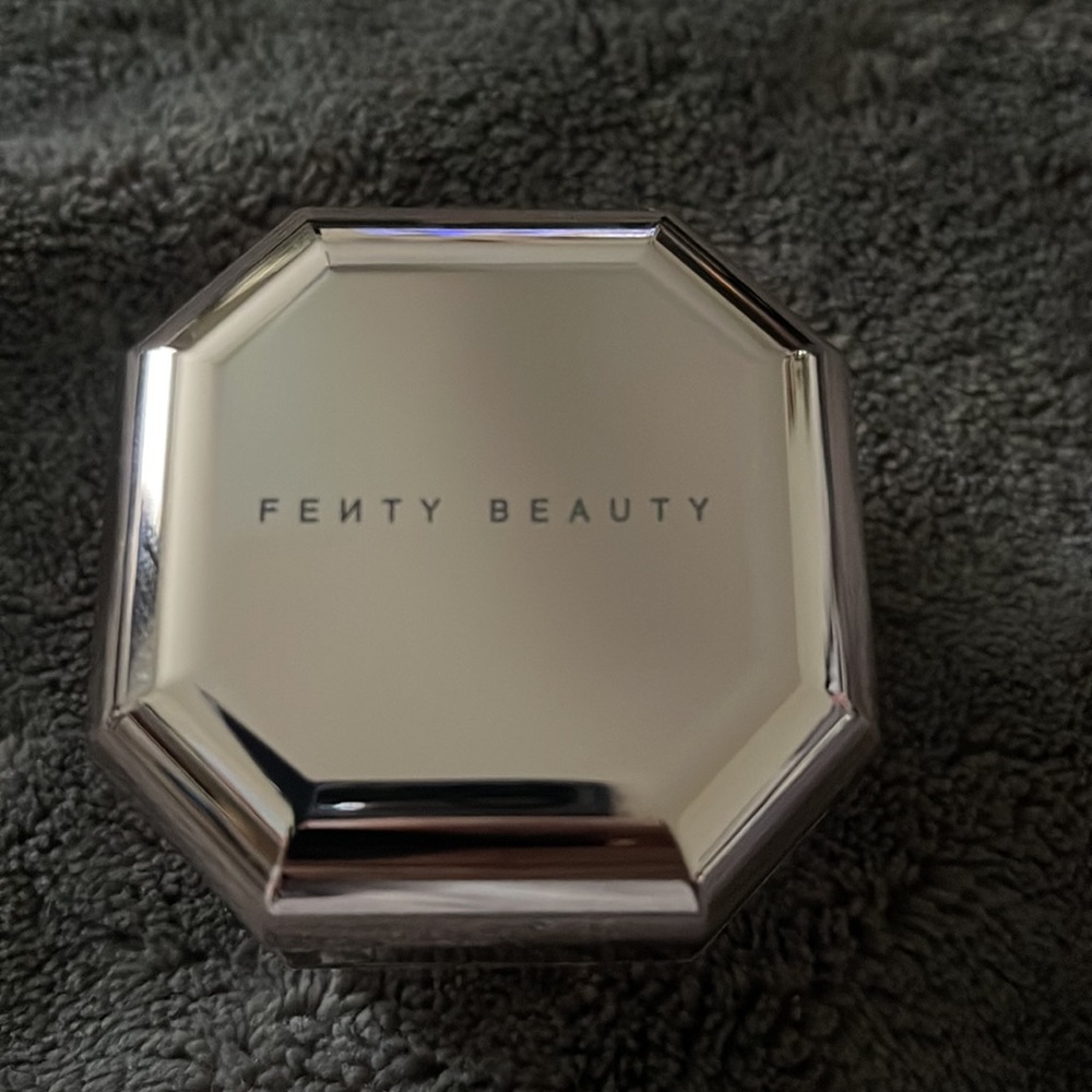 Fenty Banana Mini Pro Filt’r Instant Retouch Setting Powder - Picture 5 of 5